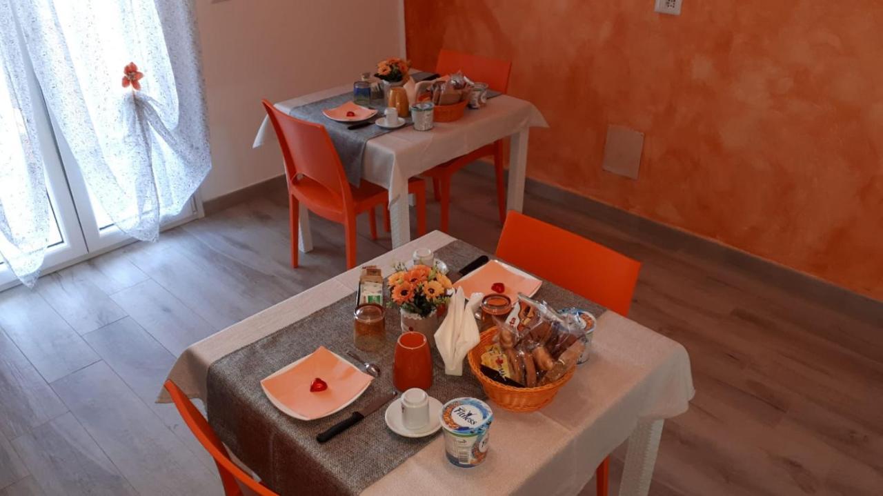 b&b mediterraneo Bosa Bagian luar foto